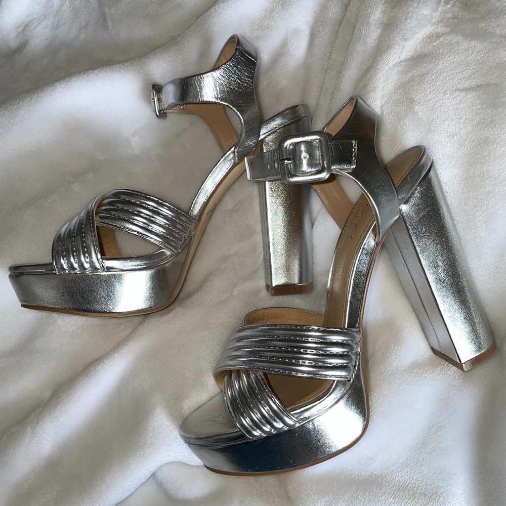 Badgley Mischka Metallic Silver Platform Sandals
